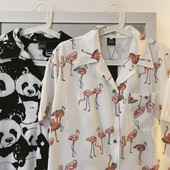 Ανδρικό πουκάμισο με κλασικό κολάρο και απλικέ - δύο μοντέλα