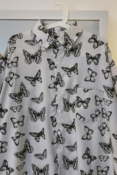 Cămașă pentru bărbați cu aplicație fluture și guler clasic