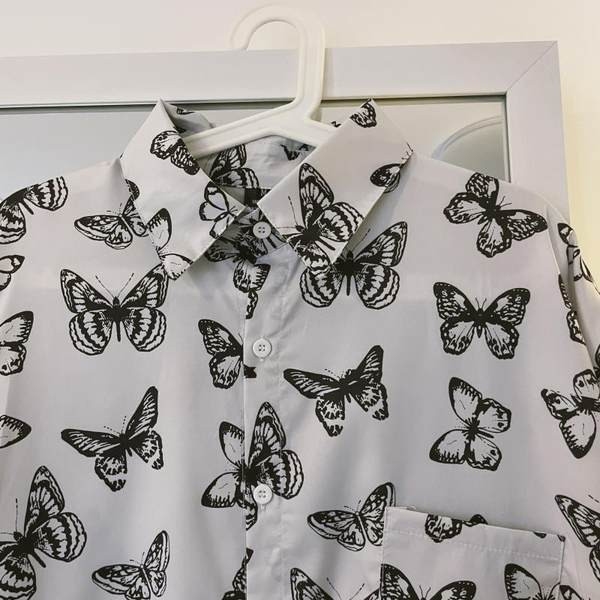 Cămașă pentru bărbați cu aplicație fluture și guler clasic