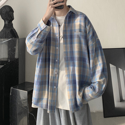 Cămașă în carouri de primăvară cu nasturi și buzunar