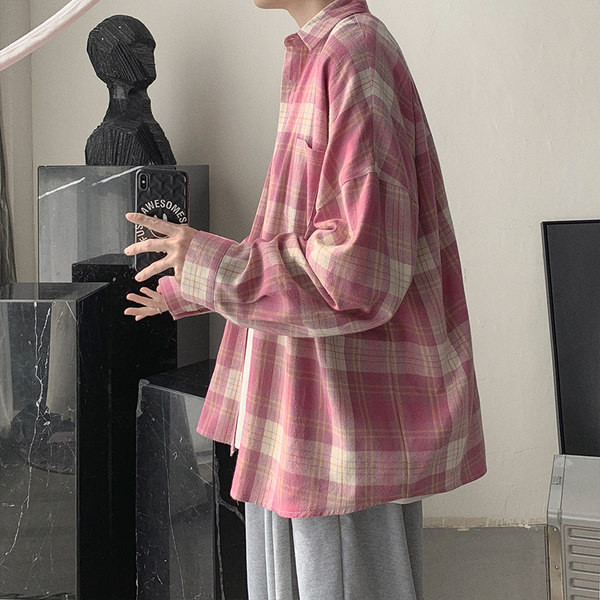 Cămașă în carouri de primăvară cu nasturi și buzunar