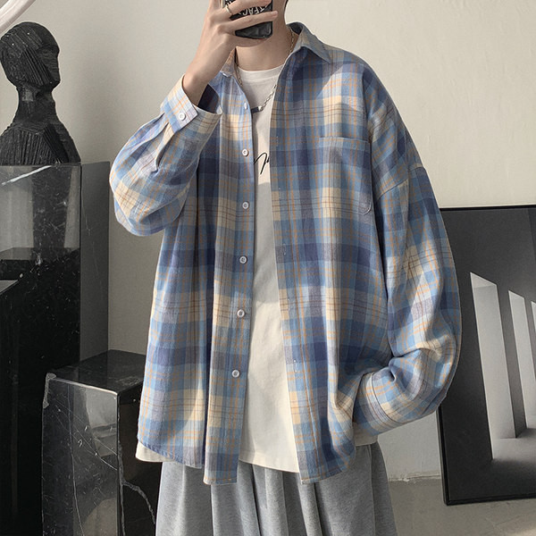 Cămașă în carouri de primăvară cu nasturi și buzunar