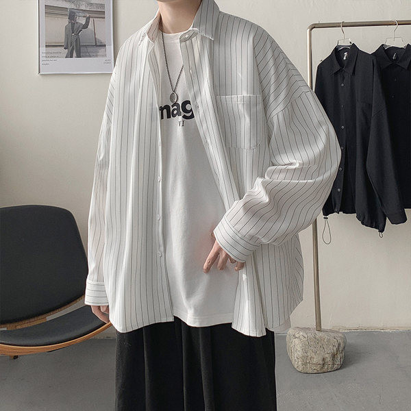 Cămașă lată cu dungi cu buzunar