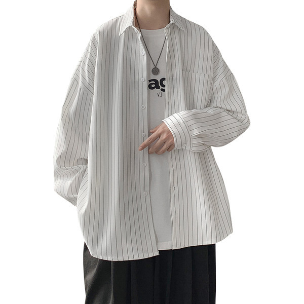 Cămașă lată cu dungi cu buzunar