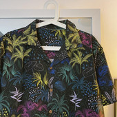 Cămașă pentru bărbați cu model floral și guler clasic