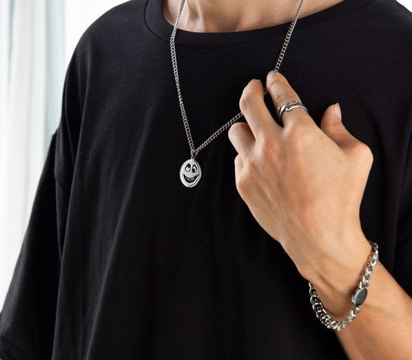 Lanț lung de actualitate pentru bărbați cu pandantiv