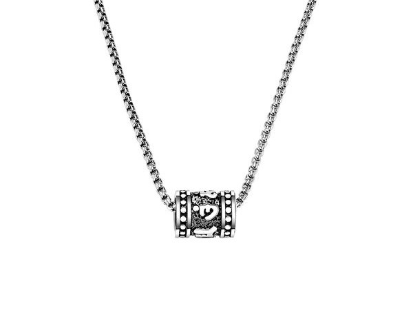 Lanț metalic bărbătesc cu pandantiv