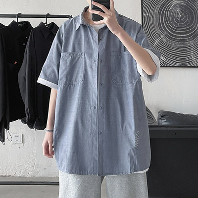 Ανδρικό μονόχρωμο πουκάμισο με κουμπιά και κοντά μανίκια