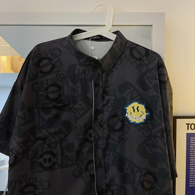 Cămașă pentru bărbați cu guler și model clasic