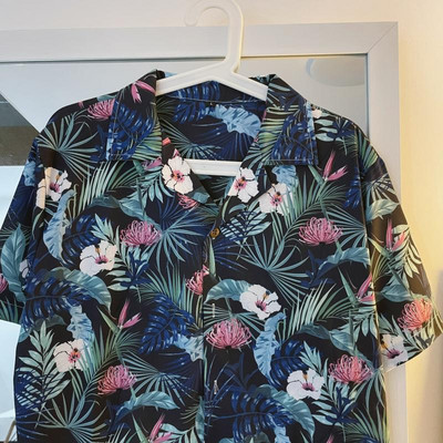 Cămașă pentru bărbați cu model floral și guler clasic