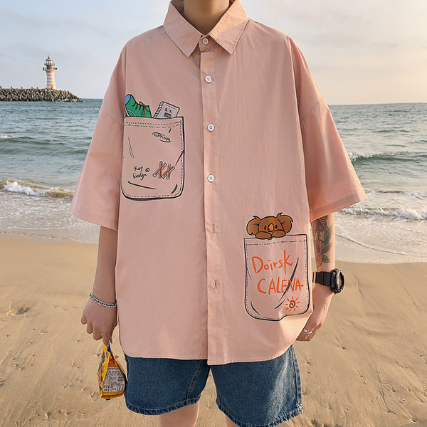 Cămașă bărbătească cu aplicație și inscripții în trei culori