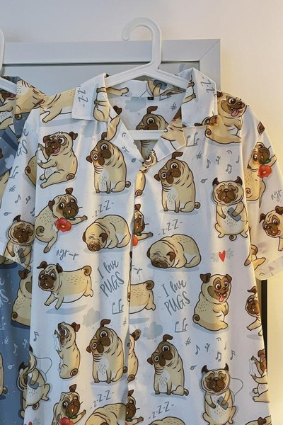 Cămașă pentru bărbați cu aplicație de câine și guler clasic