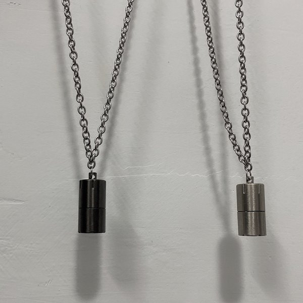 Καθημερινή ανδρική μακρά αλυσίδα με μενταγιόν