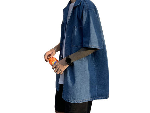 Taskute ja lühikeste varrukatega meeste särk