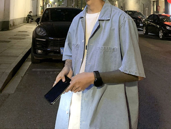 Taskute ja lühikeste varrukatega meeste särk