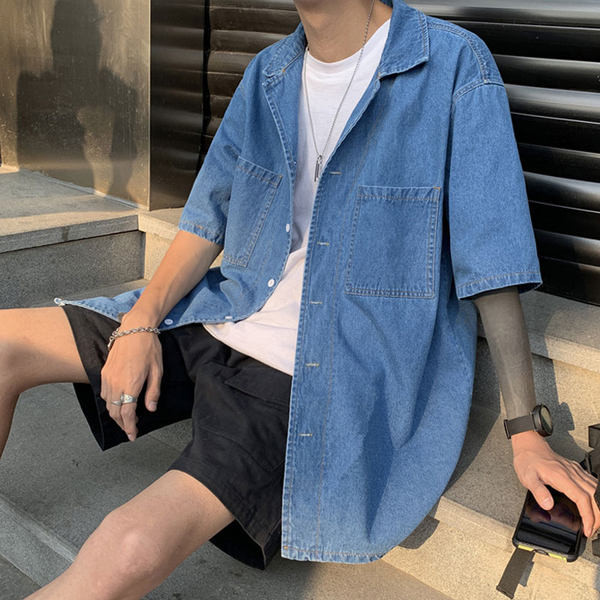 Taskute ja lühikeste varrukatega meeste särk