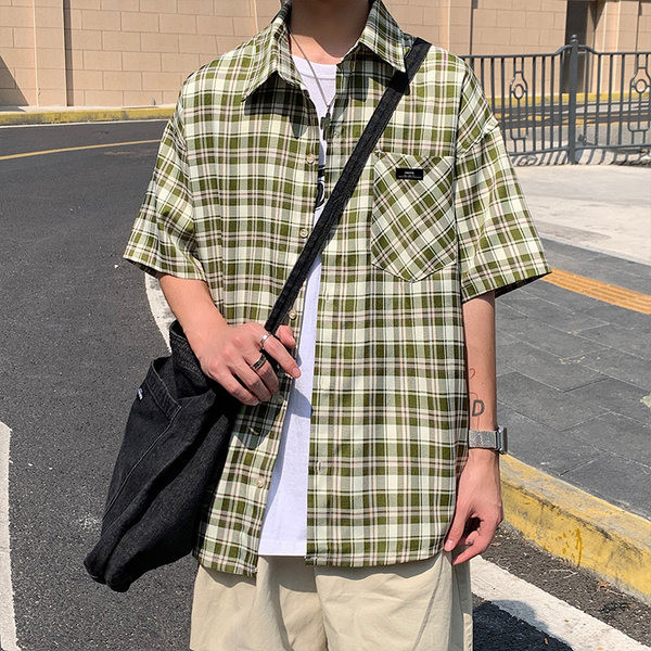 Cămașă casual pentru bărbați cu buzunare și mâneci scurte