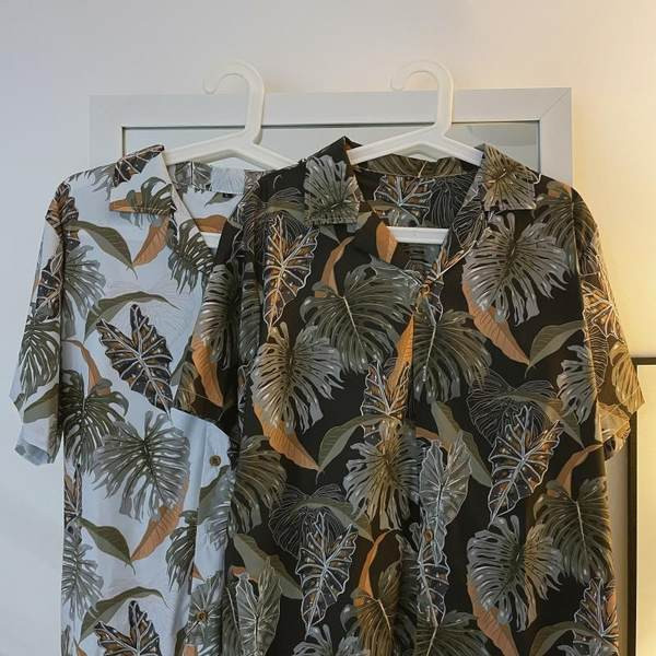 Cămașă pentru bărbați cu model floral și mâneci scurte