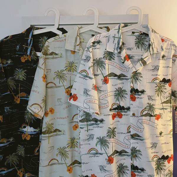 Cămașă pentru bărbați cu model floral și guler clasic