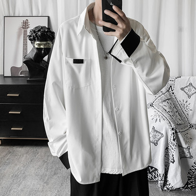 Plata modeļa vīriešu krekls ar emblēmu