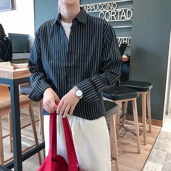 Cămașă bărbătească în dungi cu guler clasic