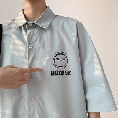 Camasa barbati model uni cu aplicatie si maneci scurte