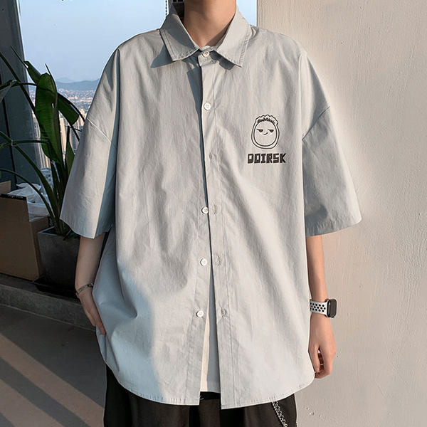 Camasa barbati model uni cu aplicatie si maneci scurte