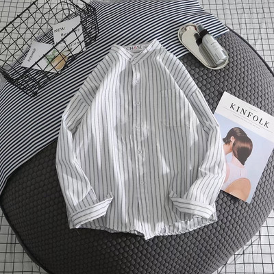 Cămașă bărbătească în dungi, cu mâneci lungi și guler scăzut