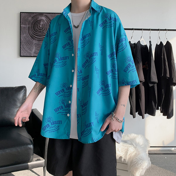 Plats vīriešu krekls ar klasisku apkakli un pogām