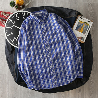 Cămașă bărbătească în carouri cu guler clasic