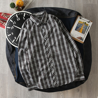 Cămașă bărbătească în carouri cu guler clasic