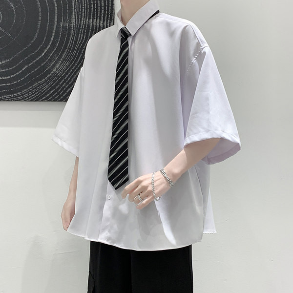 Cămașă pentru bărbați într-o singură culoare, cu guler clasic și mâneci scurte