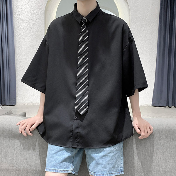 Cămașă pentru bărbați într-o singură culoare, cu guler clasic și mâneci scurte