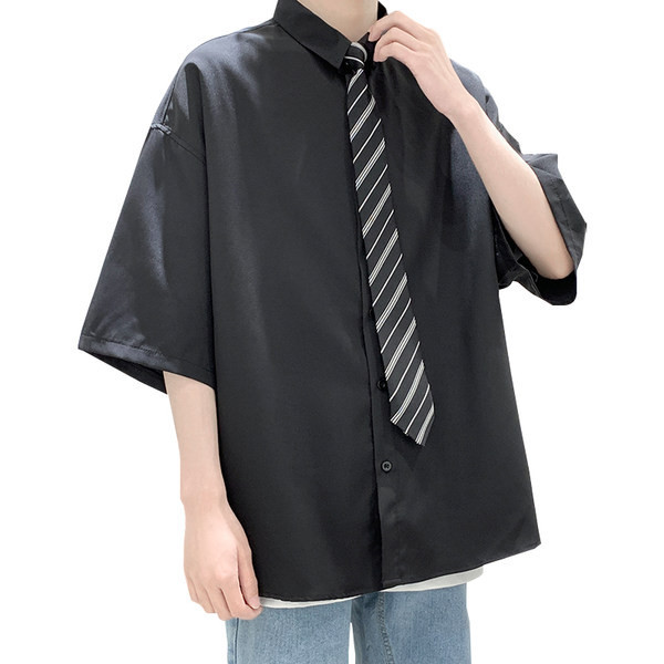 Cămașă pentru bărbați într-o singură culoare, cu guler clasic și mâneci scurte