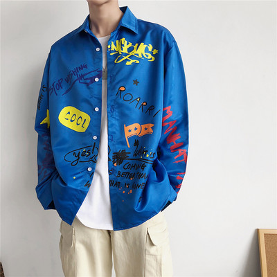 Cămașă casual bărbătească cu aplicații și guler în formă de O