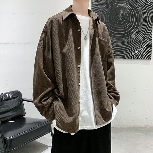 Plaša modeļa ikdienas krekls ar pogām un kabatu