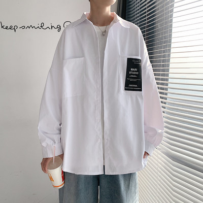 Cămașă bărbătească model larg cu buzunar și inscripții