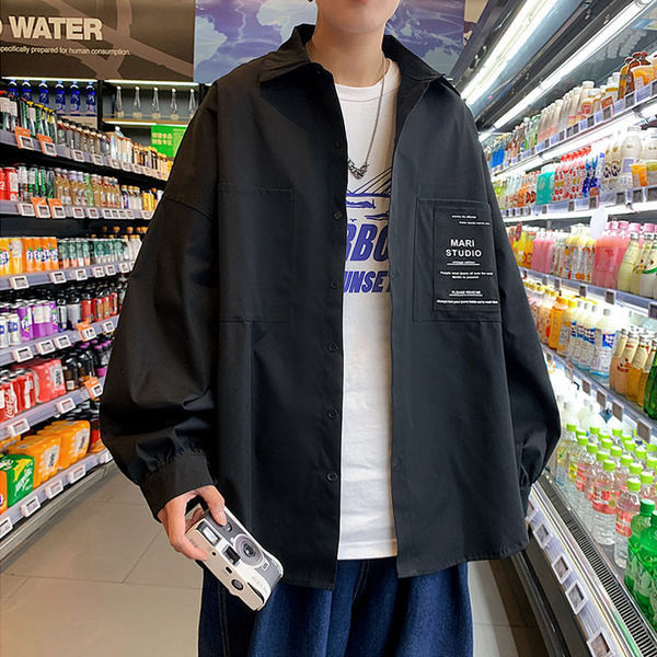 Cămașă bărbătească model larg cu buzunar și inscripții