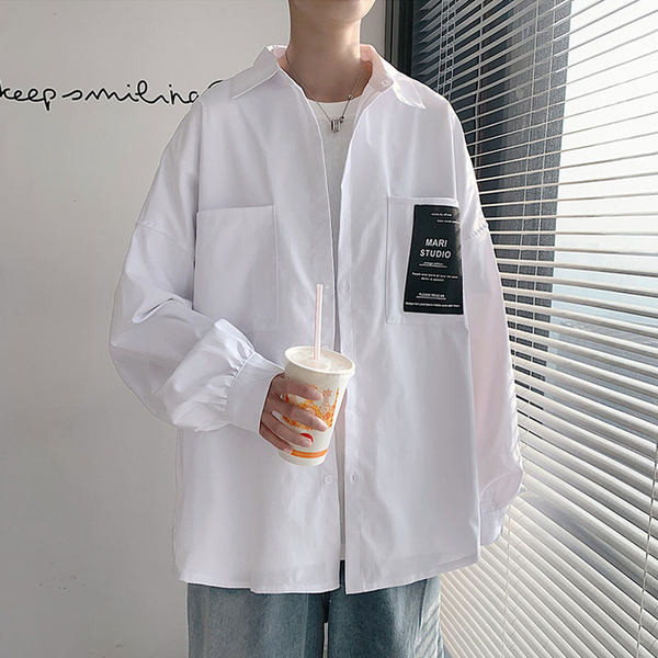 Cămașă bărbătească model larg cu buzunar și inscripții