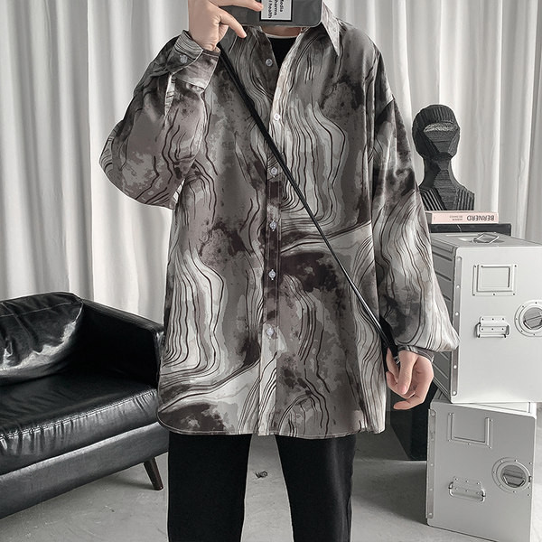 Ikdienas vīriešu krekls zaigojošās krāsās