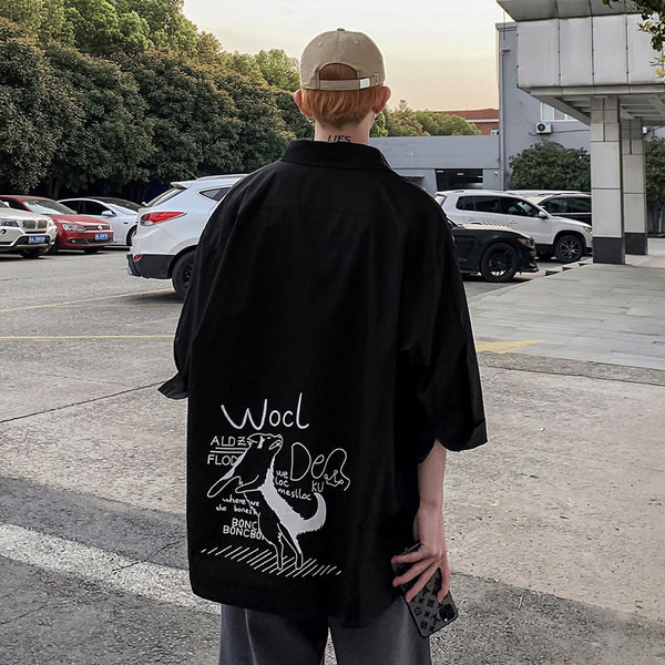 Cămașă largă pentru bărbați modernă cu aplicație