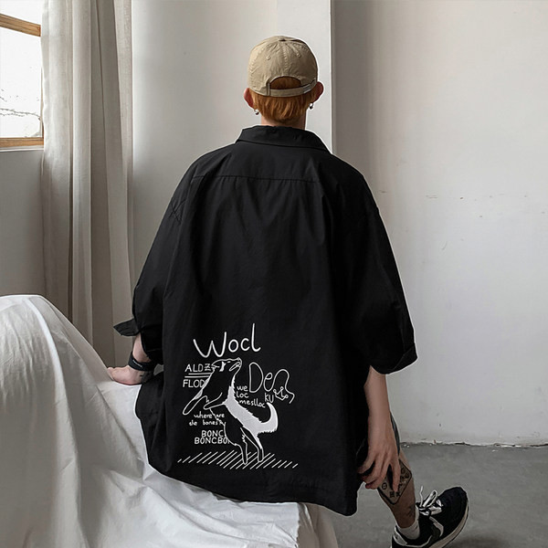 Cămașă largă pentru bărbați modernă cu aplicație