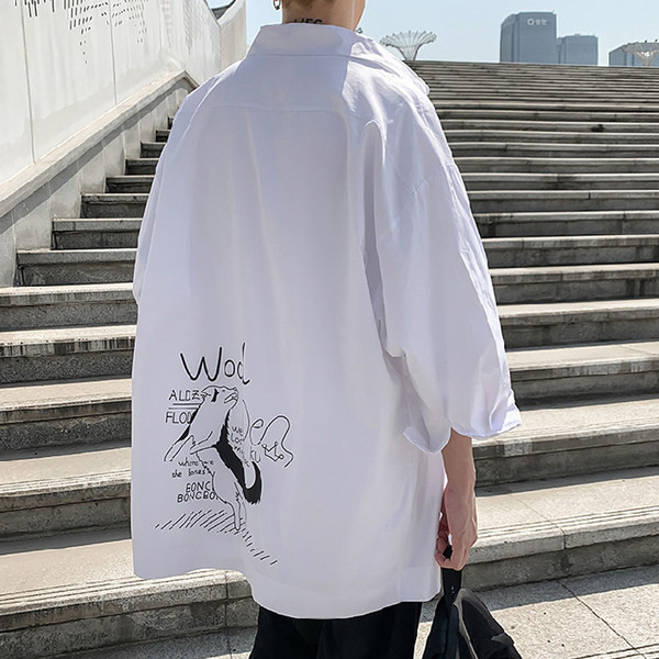 Cămașă largă pentru bărbați modernă cu aplicație