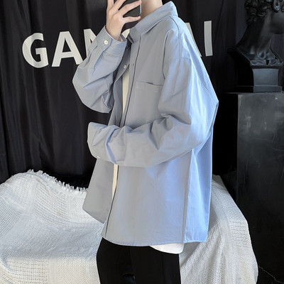 Cămașă lată într-o singură culoare pentru bărbați cu nasturi