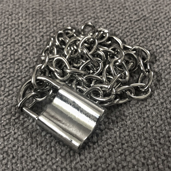 Pašreizējā vīriešu garā ķēde ar piekaramās atslēgas kulonu