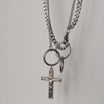 Lanț lung metalic modern pentru bărbați cu pandantive