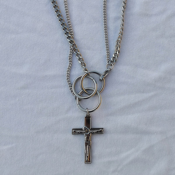 Lanț lung metalic modern pentru bărbați cu pandantive