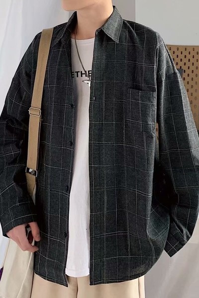 Vīriešu modernais krekls ar kabatu un klasisku apkakli trīs krāsās