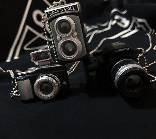 Lanț lung pentru bărbați zilnic cu pandantiv pentru cameră