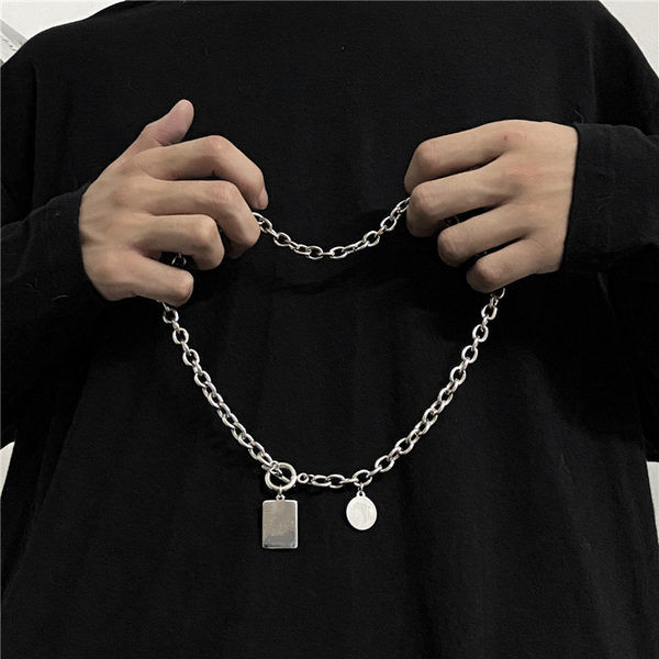 Ανδρική μεταλλική αλυσίδα με διάφορα μενταγιόν